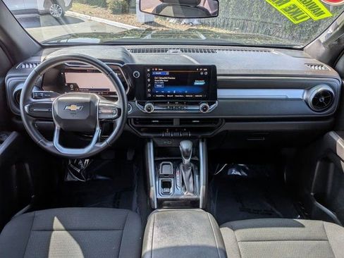 Used 2024 Chevrolet Colorado LT RWD image 16