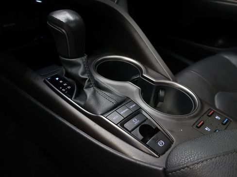 Used 2022 Toyota Camry XSE w/ Navigation Package FWD image 25