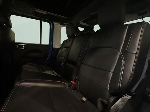 Used 2022 Jeep Wrangler Unlimited Sahara w/ Cold Weather Group image 11