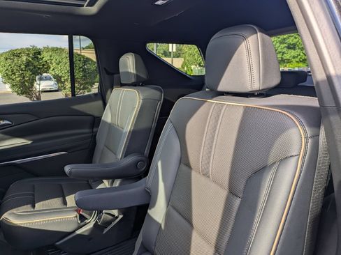 Certified 2025 Chevrolet Traverse High Country w/ LPO, Floor Liner Package AWD/4WD image 14
