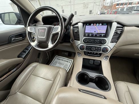 Used 2018 GMC Yukon SLT image 3