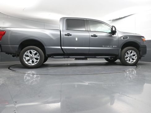 Used 2023 Nissan Titan SV w/ SV Convenience Package image 26