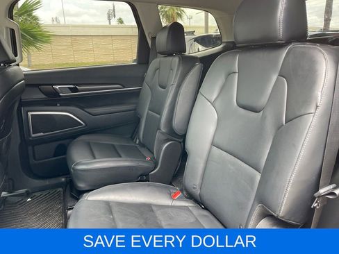 Used 2025 Kia Telluride S FWD image 17