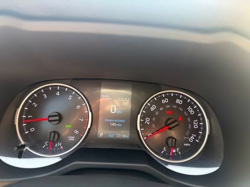 Used 2022 Toyota RAV4 XLE Premium FWD image 12