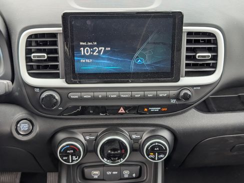 Certified 2025 Hyundai Venue Limited image 16