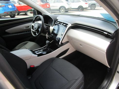 Used 2024 Hyundai Tucson SE AWD/4WD image 17