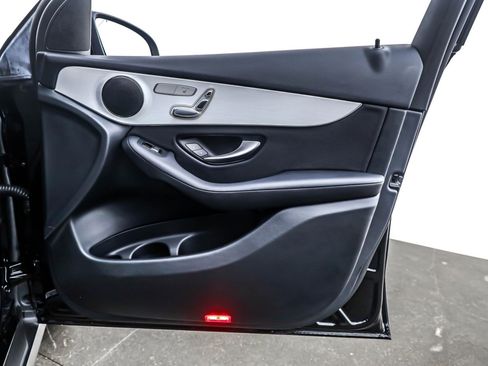 Used 2022 Mercedes-Benz GLC 300 4MATIC image 23