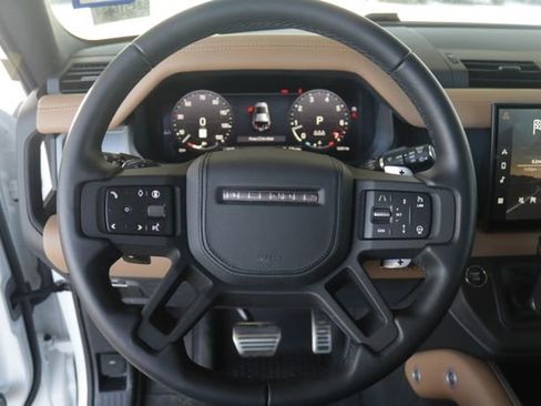 Used 2025 Land Rover Defender 110 V8 image 9