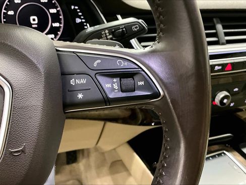 Used 2017 Audi Q7 3.0T Premium Plus w/ Premium Plus Package image 22