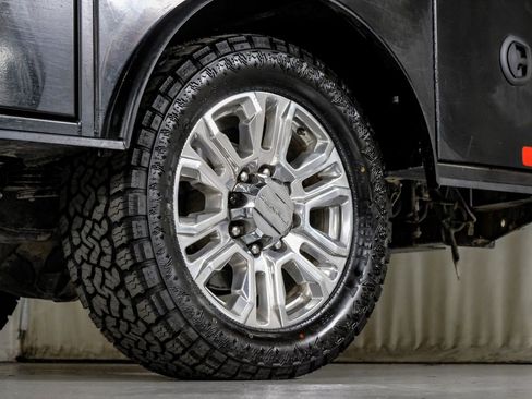 Used 2023 GMC Sierra 3500 Denali w/ Denali Ultimate Package image 58