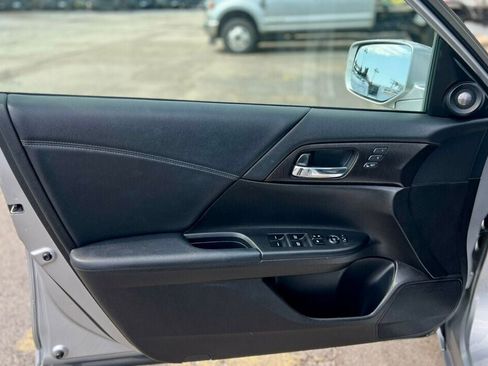 Used 2015 Honda Accord EX-L image 12