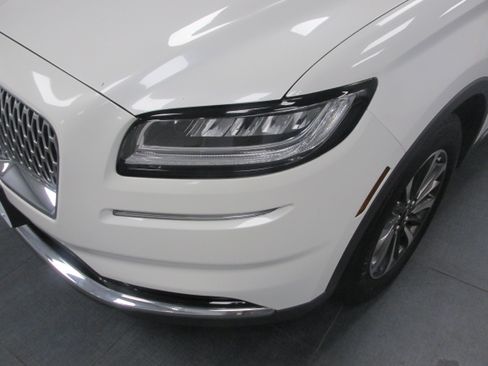 Used 2023 Lincoln Nautilus AWD w/ Premium Package image 9