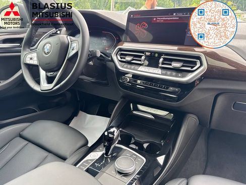 Used 2025 BMW X4 xDrive30i AWD/4WD image 51