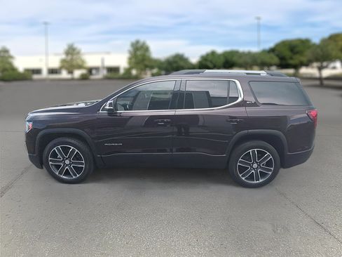 Used 2021 GMC Acadia SLT w/ Technology Package FWD image 4