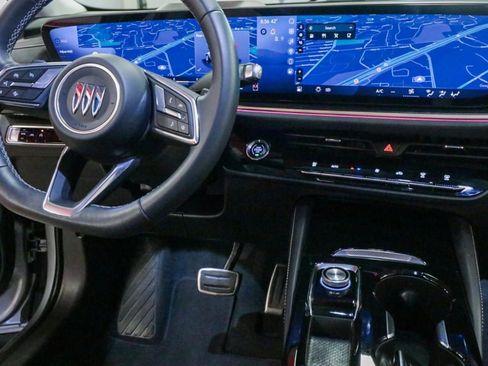 Used 2025 Buick Envision Sport Touring image 22