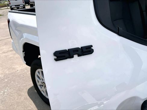 Used 2025 Toyota Tacoma SR5 RWD image 10