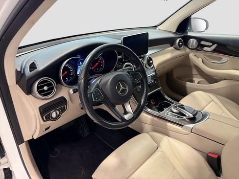 Used 2018 Mercedes-Benz GLC 300 4MATIC image 7