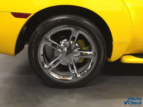 Used 2003 Chevrolet SSR w/ Preferred Equipment Group image 29