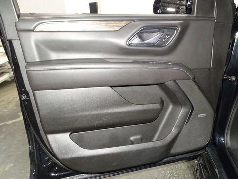 Used 2024 Chevrolet Suburban Premier image 17