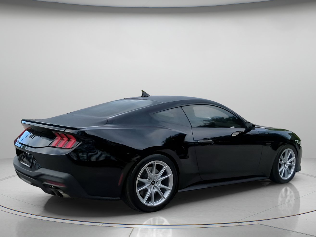 Used 2025 Ford Mustang GT RWD image 29