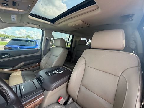 Used 2017 Chevrolet Suburban Premier AWD/4WD image 13