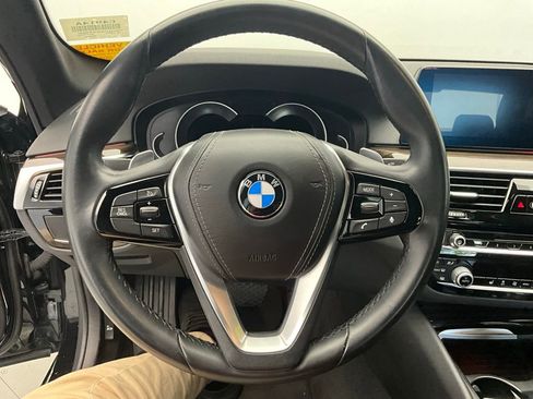 Used 2019 BMW 530i w/ Convenience Package image 16
