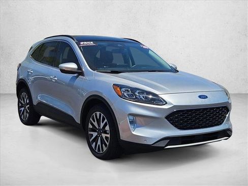 Used 2020 Ford Escape Titanium AWD/4WD image 3