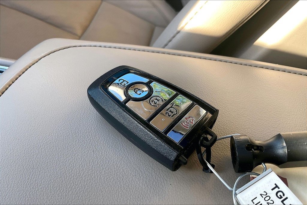 Used 2021 Lincoln Aviator Reserve w/ Equipment Group 201A RWD image 36