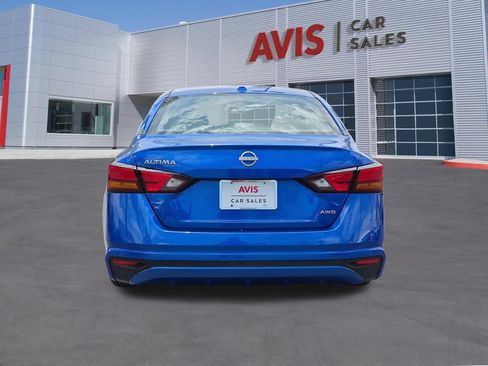 Used 2025 Nissan Altima 2.5 SV AWD/4WD image 7