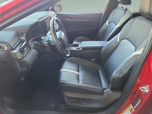 Used 2025 Toyota Camry SE image 31