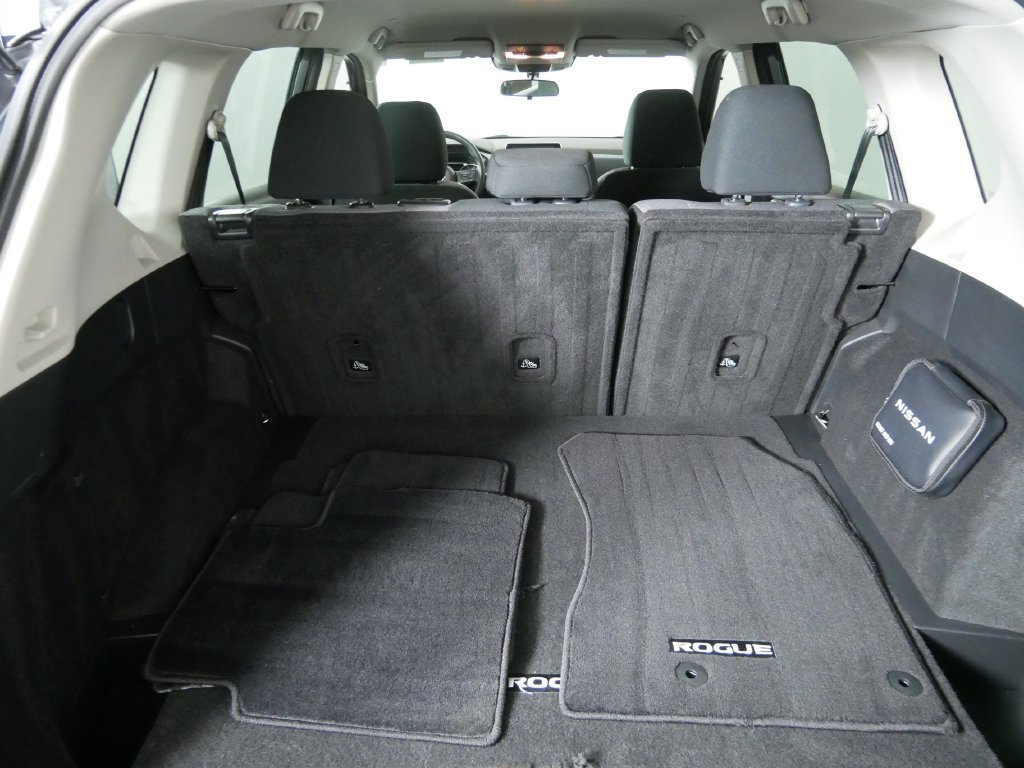 Used 2023 Nissan Rogue SV AWD/4WD image 17