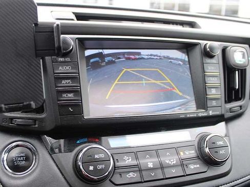 Used 2017 Toyota RAV4 XLE AWD/4WD image 12