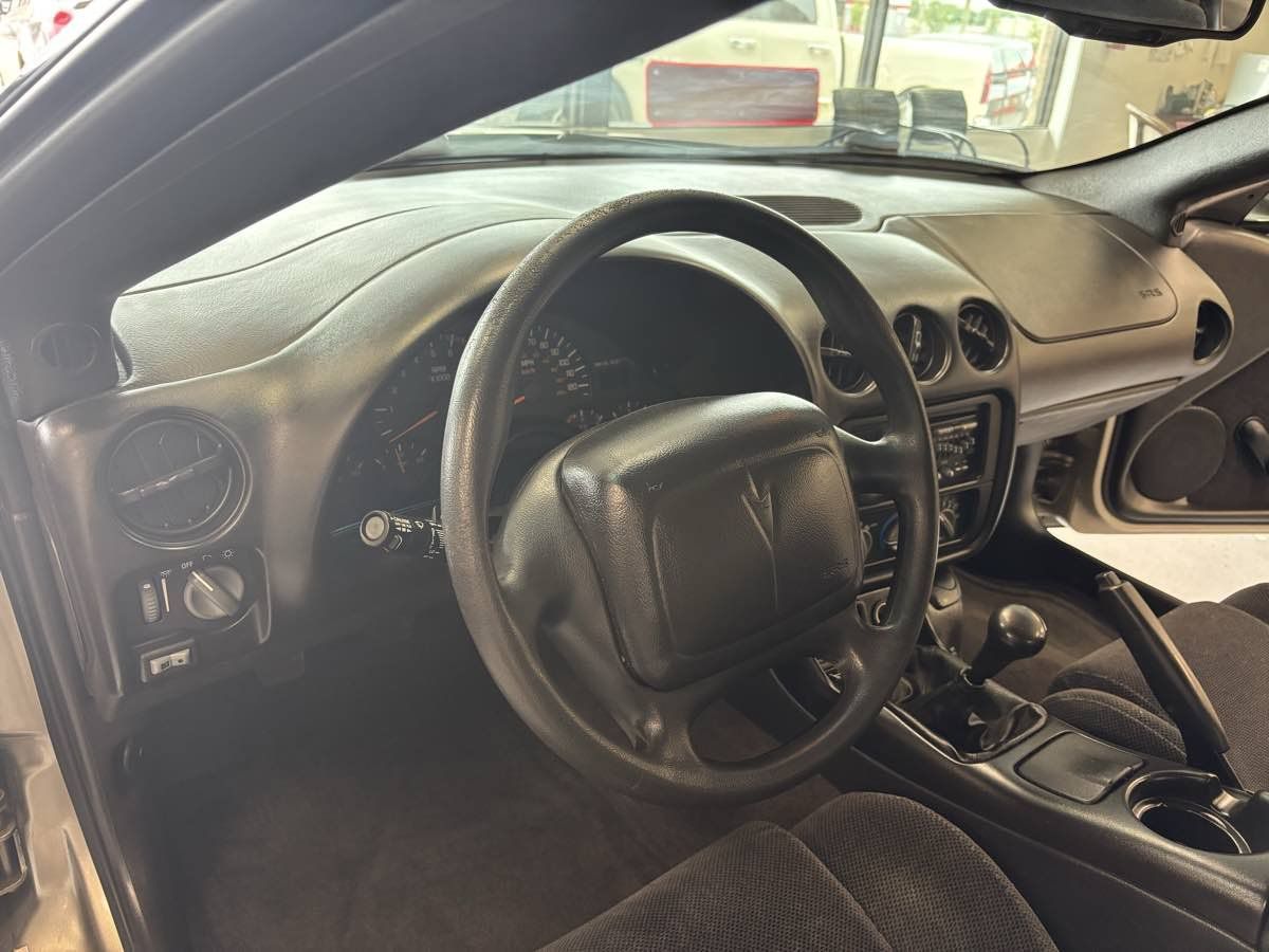 Used 2000 Pontiac Firebird Coupe RWD image 13