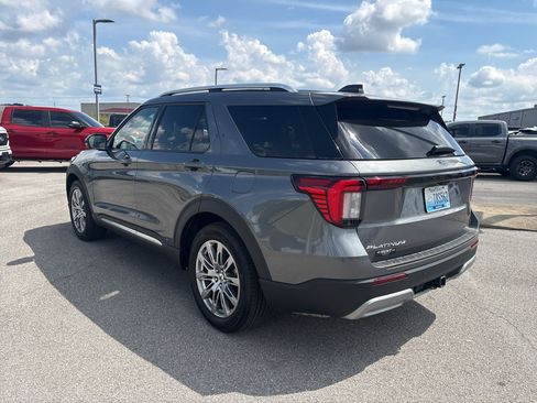 Certified 2025 Ford Explorer Platinum RWD image 7