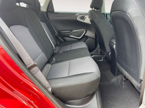 Used 2022 Kia Soul LX image 28