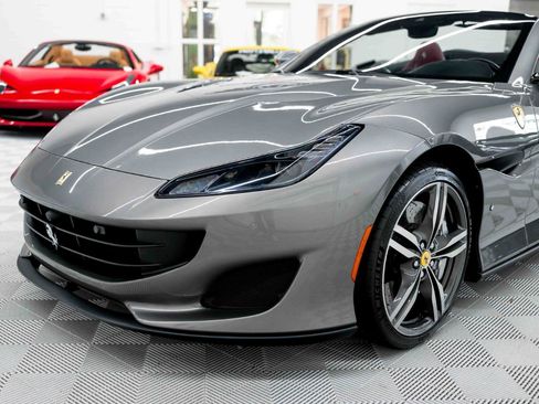 Used 2020 Ferrari Portofino RWD image 22