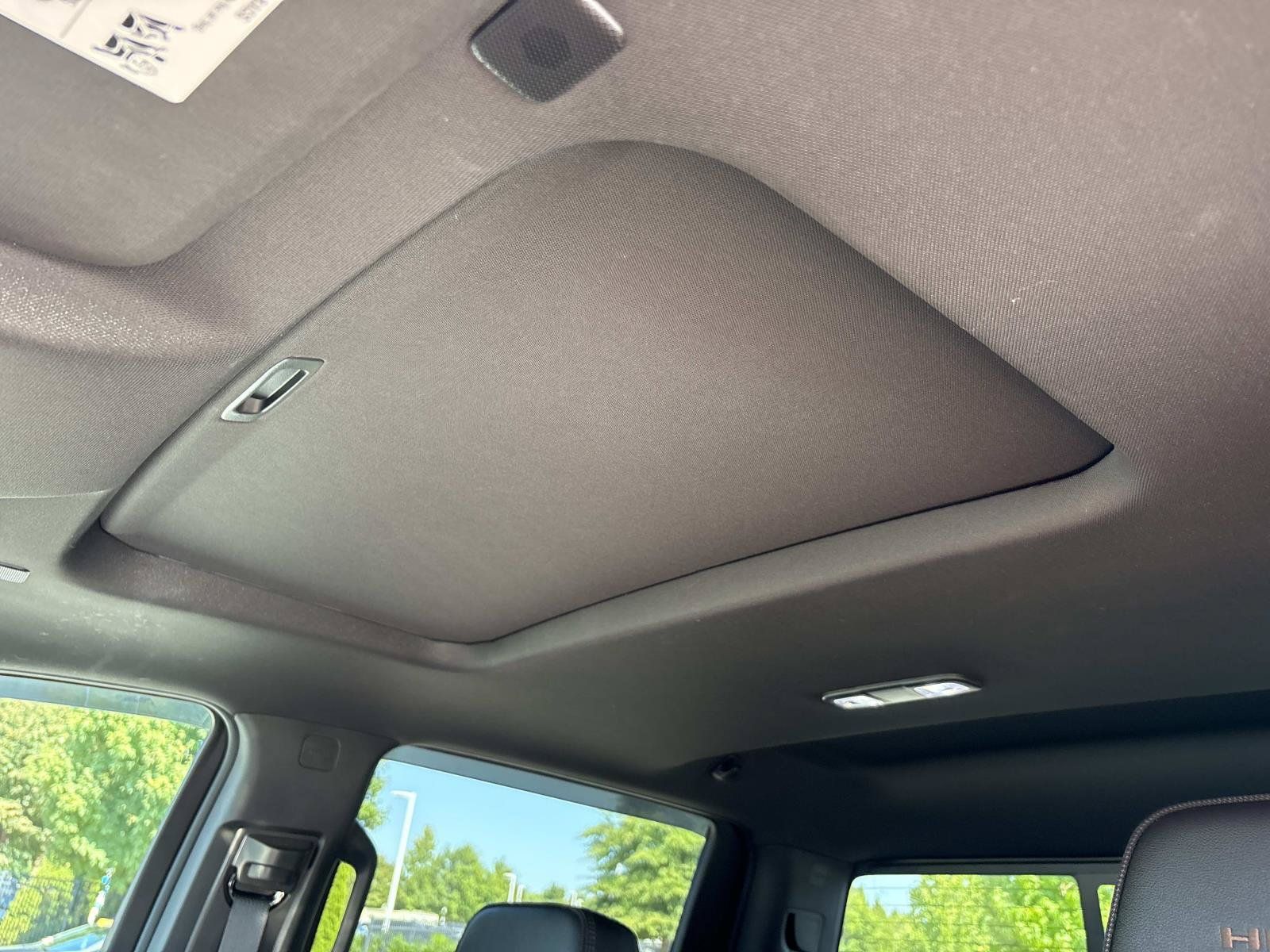 Used 2023 Chevrolet Silverado 1500 High Country w/ High Country Premium Package AWD/4WD image 17