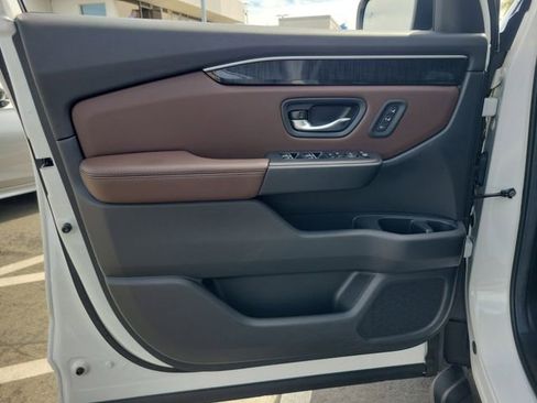 Certified 2024 Honda Pilot Elite image 21