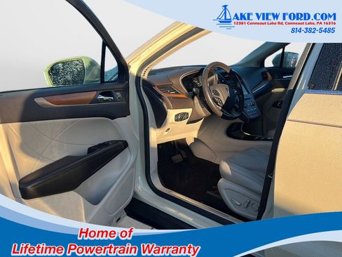 Used 2018 Lincoln MKC Select image 21