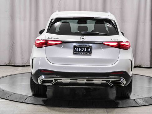 Certified 2025 Mercedes-Benz GLC 350e 4MATIC image 3