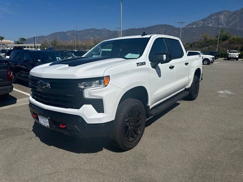 Used 2026 Chevrolet Silverado 1500 LT Trail Boss w/ LT Trail Boss Premium Package AWD/4WD image 4