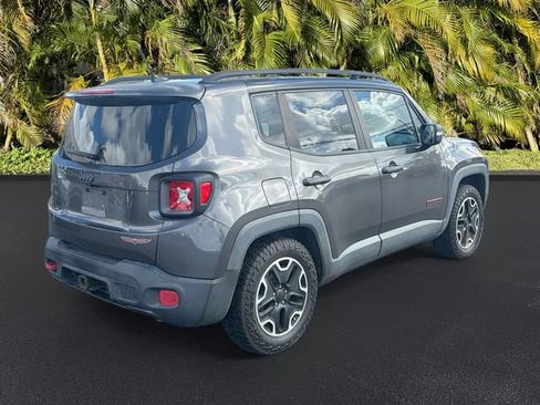 Used 2017 Jeep Renegade Trailhawk w/ Premium Trailhawk Package AWD/4WD image 4