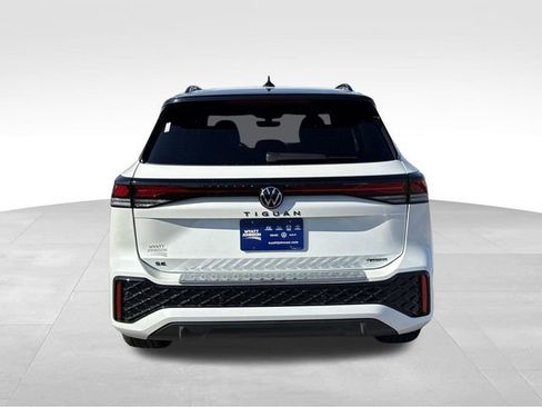 New 2026 Volkswagen Tiguan SE R-Line AWD/4WD image 4