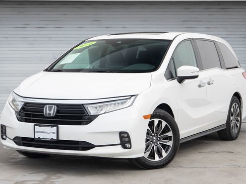 Used 2024 Honda Odyssey EX-L image 3