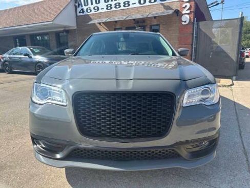 Used 2019 Chrysler 300 Touring L w/ Quick Order Package 22F AWD/4WD image 2