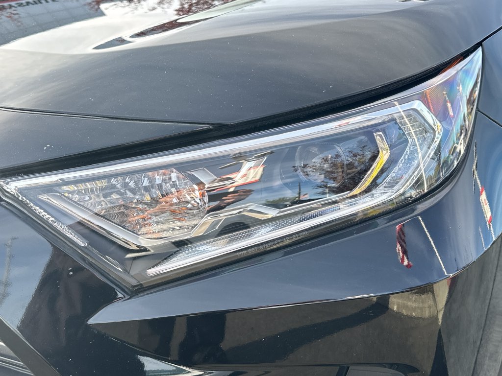Used 2021 Toyota RAV4 XLE w/ Convenience Package AWD/4WD image 9