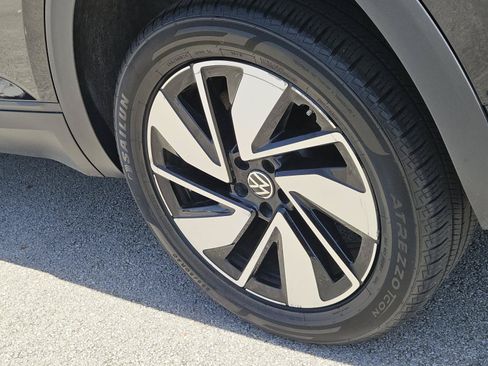 Used 2024 Volkswagen Atlas SE AWD/4WD image 7