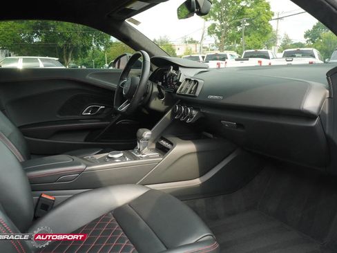 Used 2017 Audi R8 V10 w/ Carbon Exterior Package AWD/4WD image 29