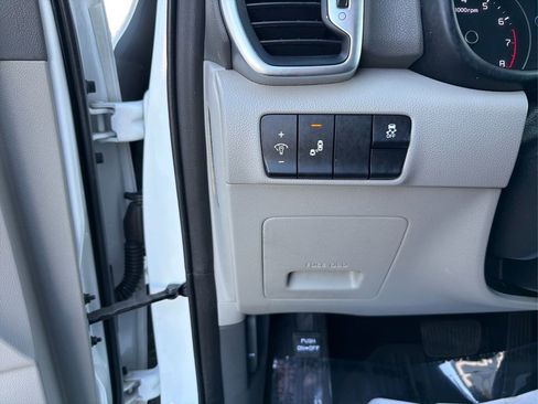 Used 2018 Kia Sportage EX image 18