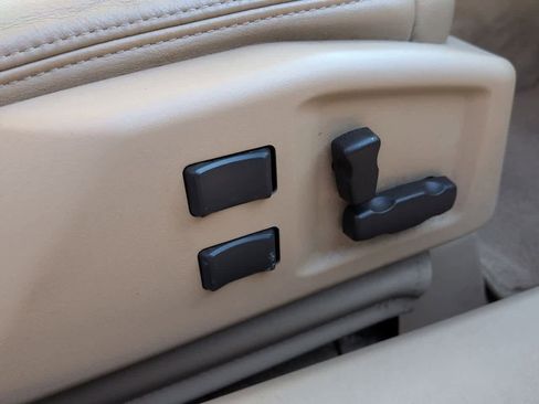 Used 2008 Cadillac XLR image 15